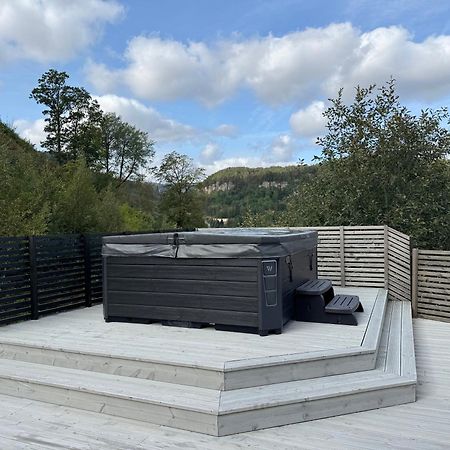 Lakes And Mountain, We Got Both! Moi Exterior foto